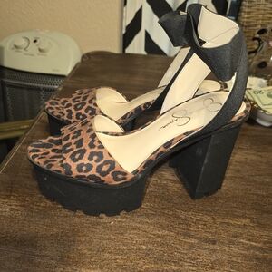 New without box never worn Jessica Simpson Skylir Leopard Print Elastic Ankle Wr